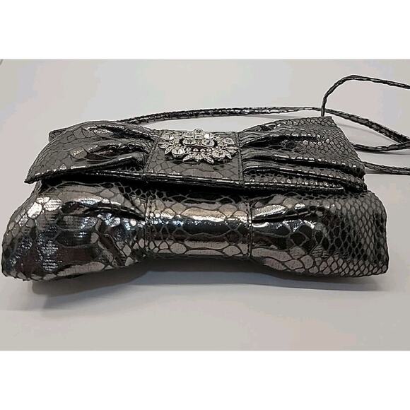 IMAN Evening Bag Purse Rhinestones Removable Strap Silver Metallic Snake Print - Picture 11 of 14
